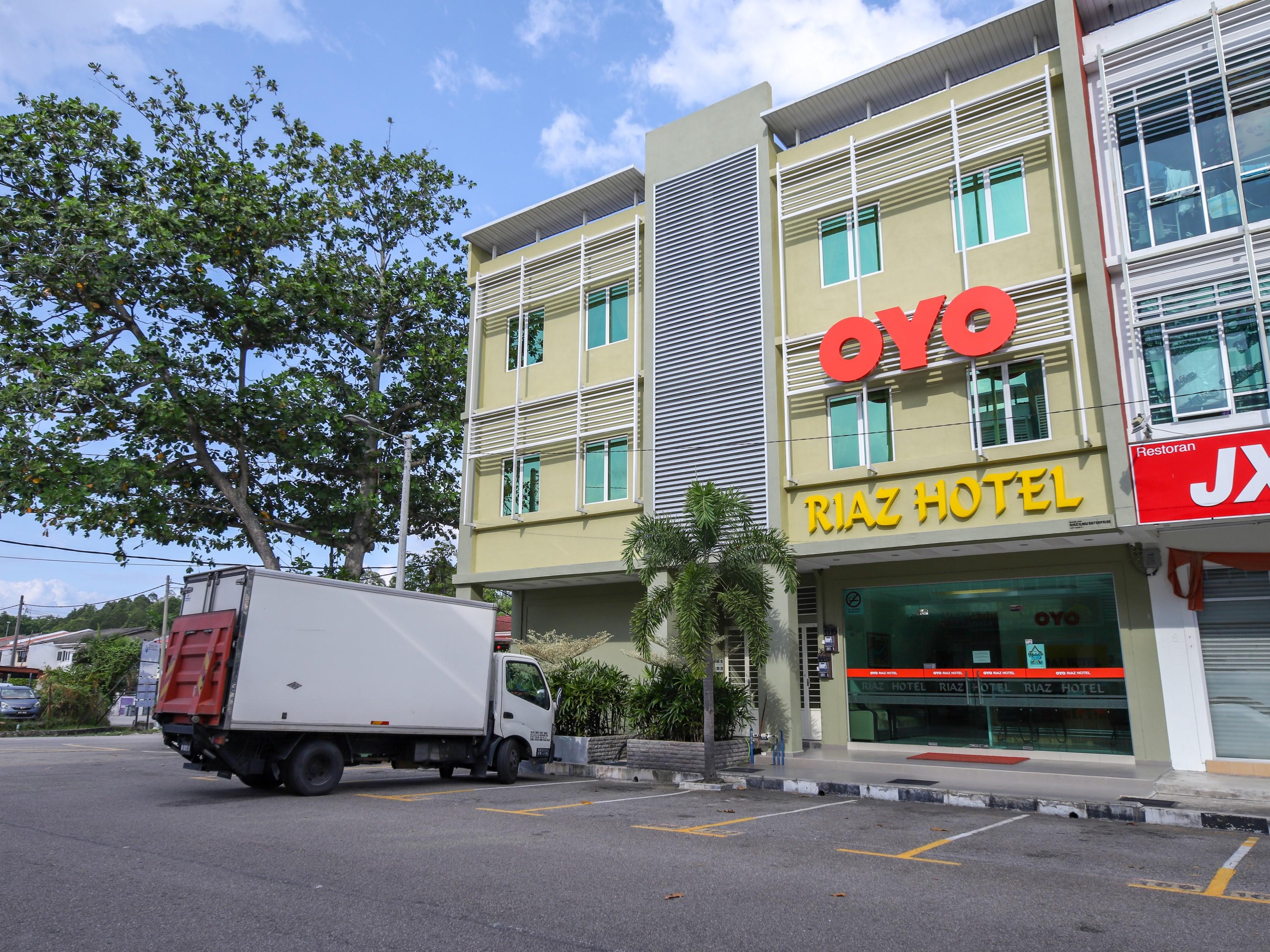 Oyo 89839 Riaz Hotel Malacca Exterior foto